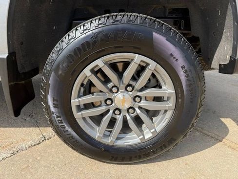 Used 2026 Chevrolet Colorado LT AWD/4WD image 10