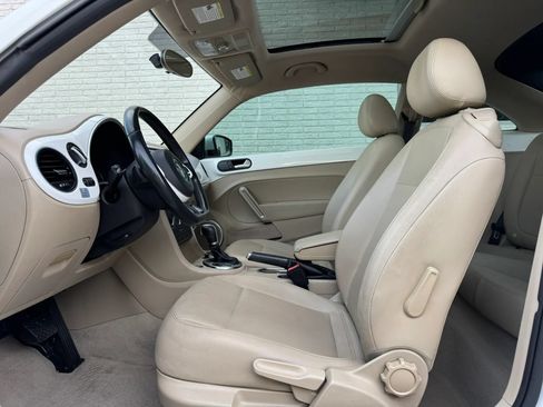 Used 2013 Volkswagen Beetle TDI FWD image 14