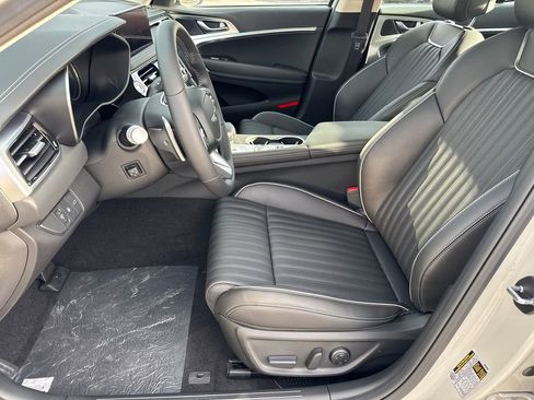 New 2026 Genesis G70 2.5T Prestige image 9