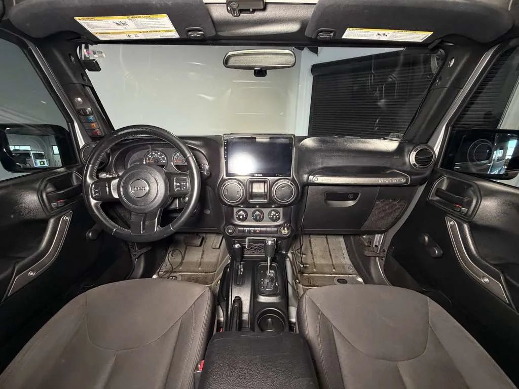 Used 2018 Jeep Wrangler Sport AWD/4WD image 2