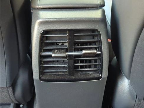 Used 2023 Kia Niro EX image 18