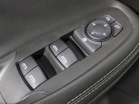 Used 2020 Buick Encore GX Preferred w/ Cold Weather Comfort Package image 17