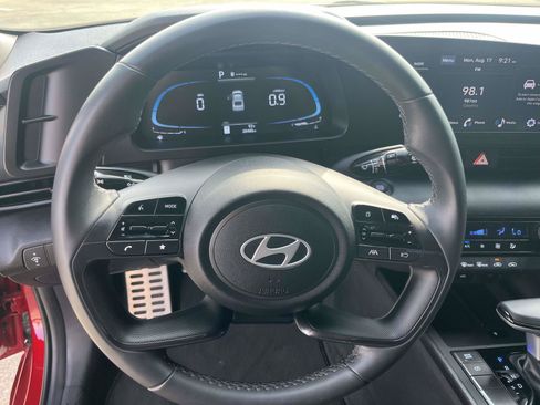 Certified 2025 Hyundai Elantra Sport FWD image 14