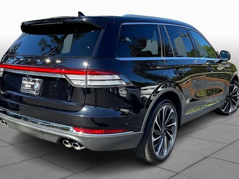 Used 2020 Lincoln Aviator Reserve w/ Equipment Group 202A image 11