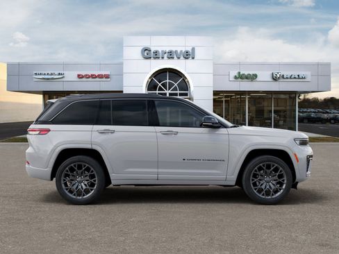 New 2026 Jeep Grand Cherokee Summit image 21