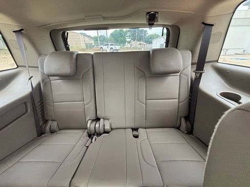 Used 2019 Chevrolet Tahoe LT w/ Luxury Package AWD/4WD image 25