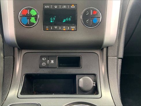 Used 2011 Chevrolet Traverse LT w/ White Premiere Package FWD image 30