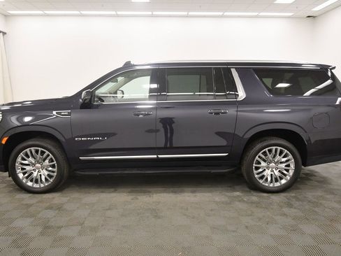 Used 2024 GMC Yukon XL Denali image 4
