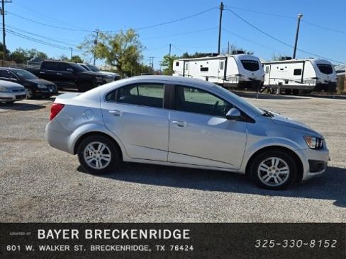 Used 2015 Chevrolet Sonic LT image 4