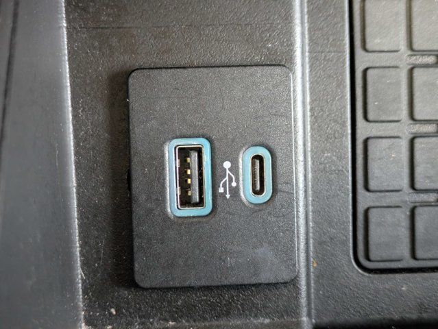 Used 2024 Ford Expedition XLT AWD/4WD image 24