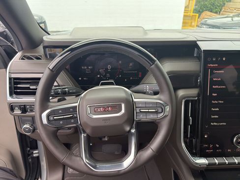 Used 2025 GMC Yukon Elevation RWD image 45