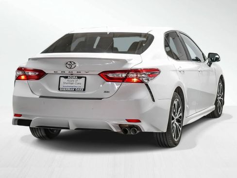 Used 2019 Toyota Camry SE image 5