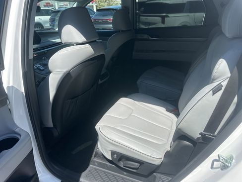 Used 2024 Hyundai Palisade SEL w/ Premium Package image 27