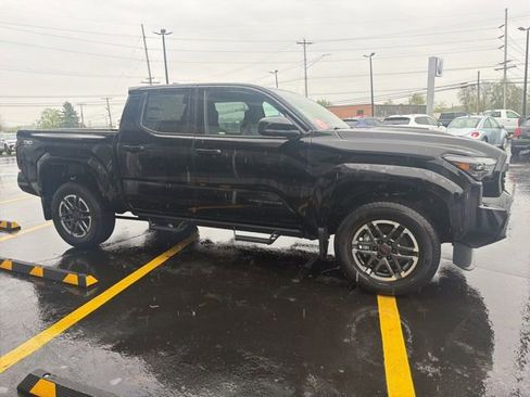 New 2026 Toyota Tacoma TRD Sport AWD/4WD image 6