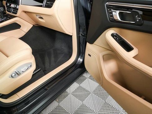 New 2026 Porsche Macan AWD/4WD image 26