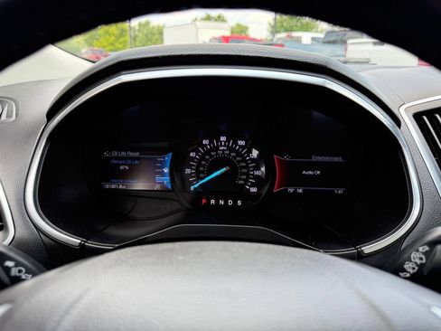 Used 2019 Ford Edge Titanium w/ Equipment Group 301A AWD/4WD image 13