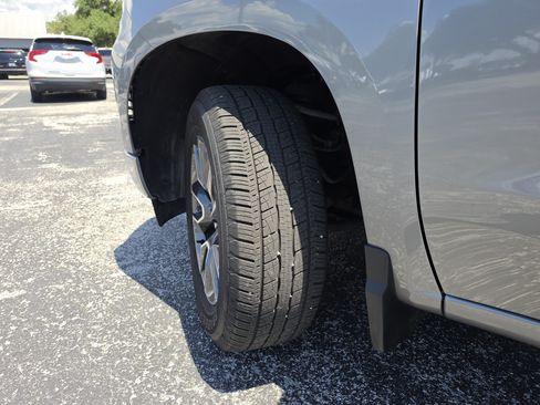 Used 2023 Chevrolet Silverado 1500 LT AWD/4WD image 41