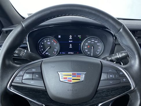 Certified 2022 Cadillac XT5 Premium Luxury w/ Technology Package image 3