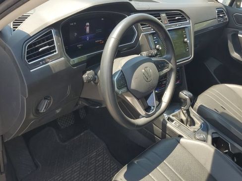 Used 2022 Volkswagen Tiguan SE AWD/4WD image 13