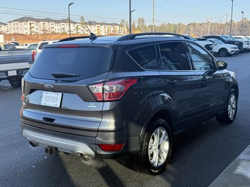 Used 2018 Ford Escape SE w/ Ford Safe & Smart Package image 6