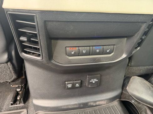 Used 2024 Toyota Tundra Capstone AWD/4WD image 32