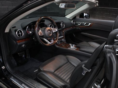 Used 2019 Mercedes-Benz SL 450 w/ Premium Package image 40