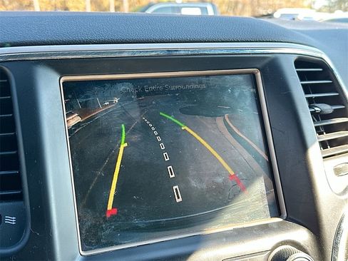 Used 2017 Jeep Grand Cherokee Limited w/ Luxury Group II image 23