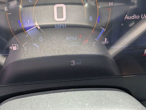 Used 2025 Chevrolet Traverse LT image 17