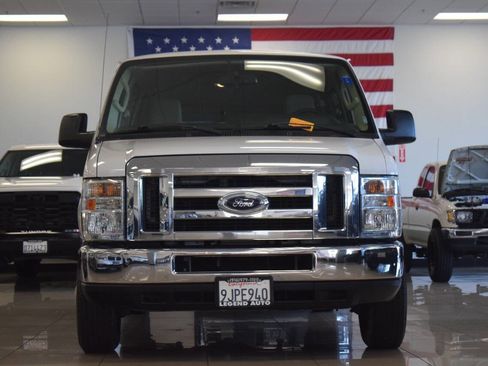 Used 2014 Ford E-350 and Econoline 350 XLT image 7
