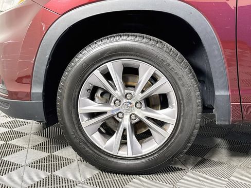 Used 2014 Toyota Highlander XLE AWD/4WD image 33