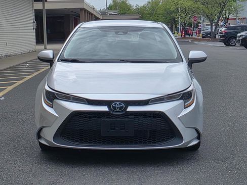 Used 2020 Toyota Corolla LE FWD image 2