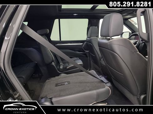 Used 2026 Cadillac Escalade Luxury AWD/4WD image 11