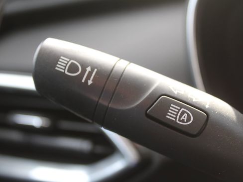 Used 2023 Chevrolet TrailBlazer LT image 28