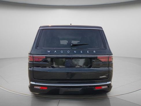 Used 2024 Jeep Wagoneer L Series II w/ Flexible Seating Group AWD/4WD image 5