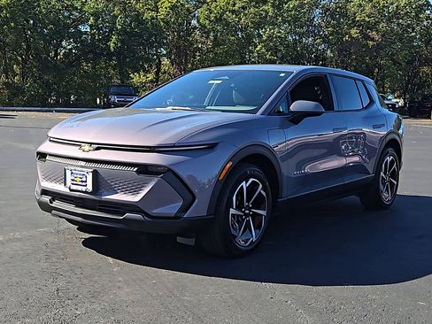 New 2026 Chevrolet Equinox EV LT image 8