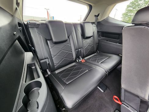 Used 2024 Volkswagen Atlas SE image 14