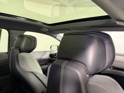 Used 2025 Cadillac Optiq Luxury 1 image 28