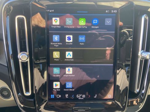 Certified 2023 Volvo XC40 B5 Plus w/ Protection Package Premier image 25