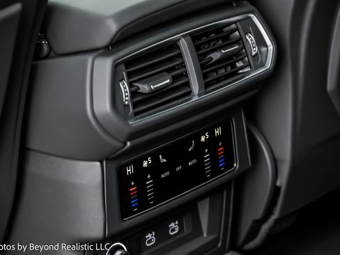 Used 2024 Lamborghini Urus S image 30