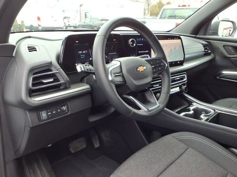 Used 2026 Chevrolet Traverse LT AWD/4WD image 10