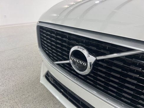 Used 2018 Volvo XC60 T6 R-Design w/ Convenience Package image 28