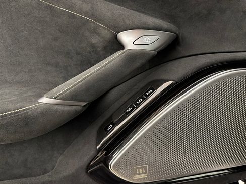 Used 2021 Ferrari Roma RWD image 10