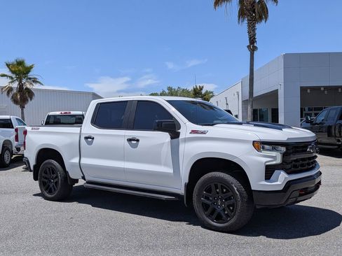 Used 2025 Chevrolet Silverado 1500 LT Trail Boss w/ Convenience Package II AWD/4WD image 1