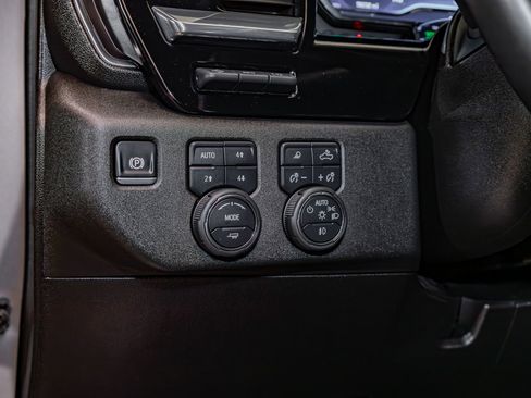 Used 2025 Chevrolet Silverado 3500 High Country w/ High Country Premium Package AWD/4WD image 20