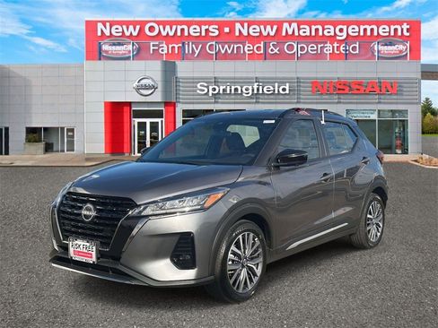 Certified 2024 Nissan Kicks SR image 2