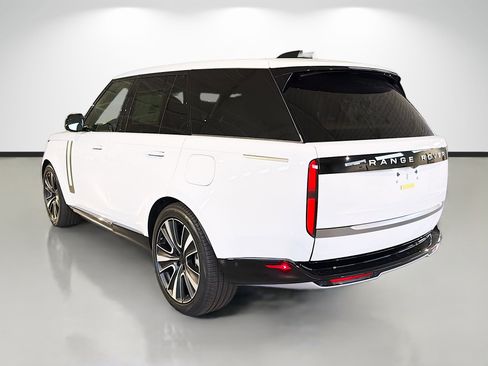 New 2026 Land Rover Range Rover SE AWD/4WD image 3
