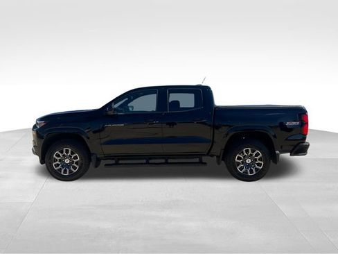 Used 2024 Chevrolet Colorado Z71 w/ Z71 Convenience Package 2 AWD/4WD image 3