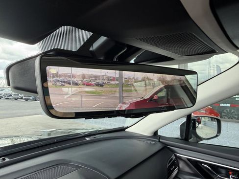 Used 2025 Subaru Outback Touring image 31