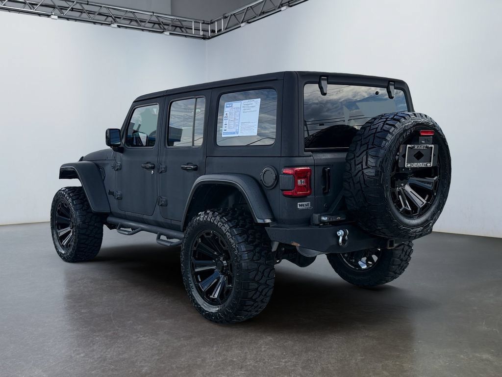 Used 2018 Jeep Wrangler Unlimited Rubicon AWD/4WD image 5