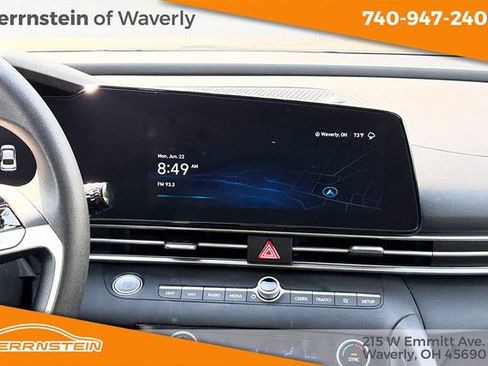 Used 2024 Hyundai Elantra SEL FWD image 9